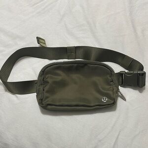 lululemon athletica Dark Green Men's Belt Bag